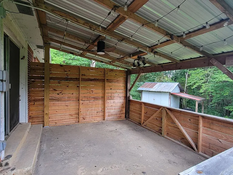 1508 Holladay Rd — Photo 12