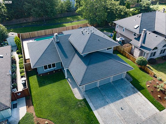 3rd image of 509 NE Goldie Dr