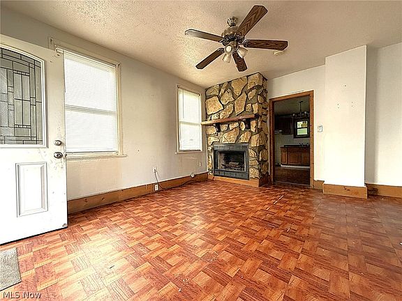 5th image of 4429 Hyde Ave