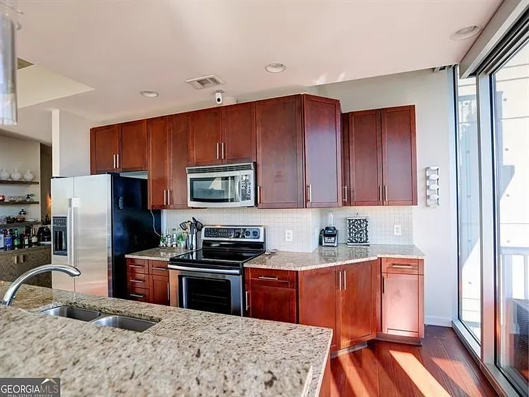 855 W Peachtree St NE #2413 — Photo 8
