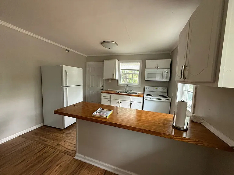 1903 Farrior Ave SE — Photo 6