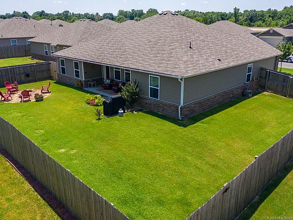 3rd image of 25129 E 93rd Ct S