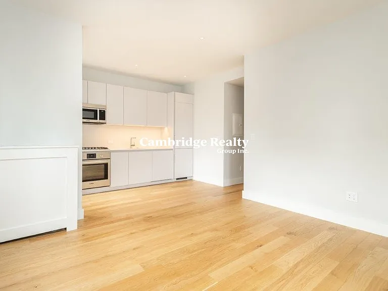 12 Elko St #2T — Photo 4