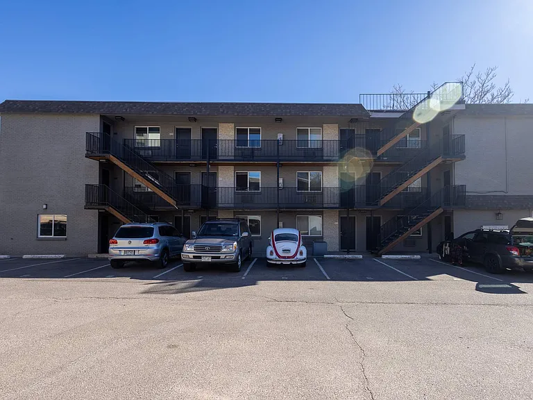 Pearl Apartments — Photo 16