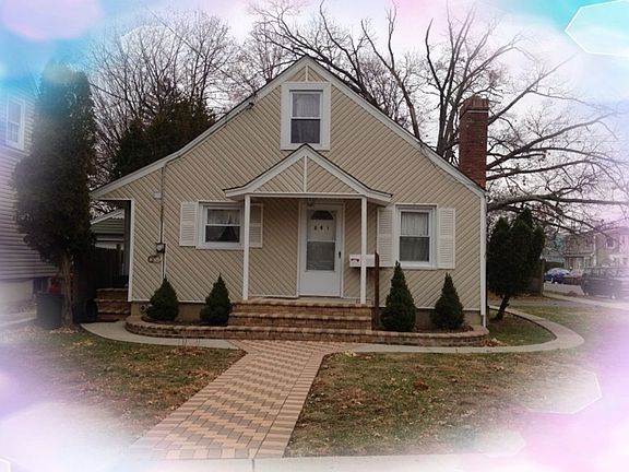 4th image of 881 Cornwell Ave
