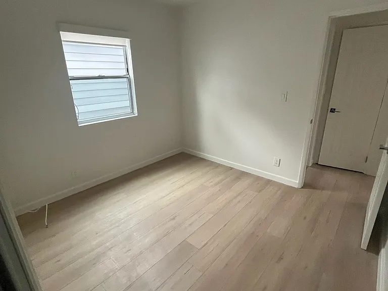 613 Westminster Ave #2 — Photo 7