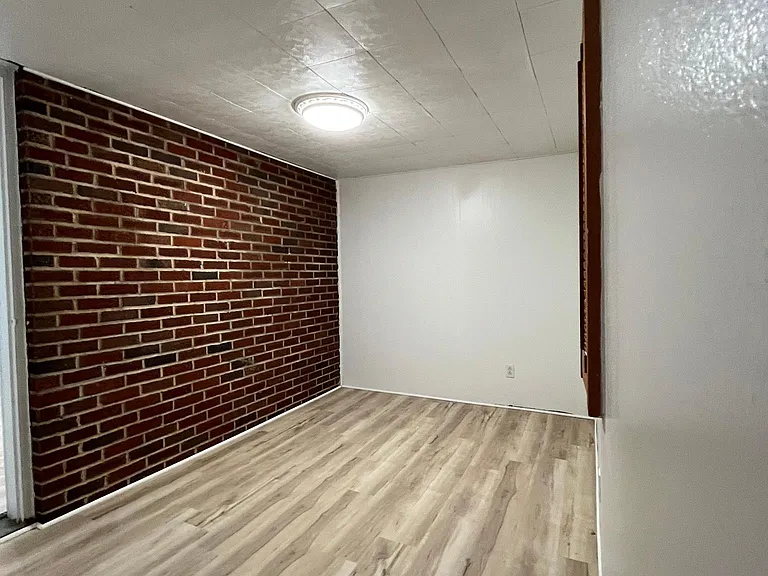 15002 Fernway Ave — Photo 4