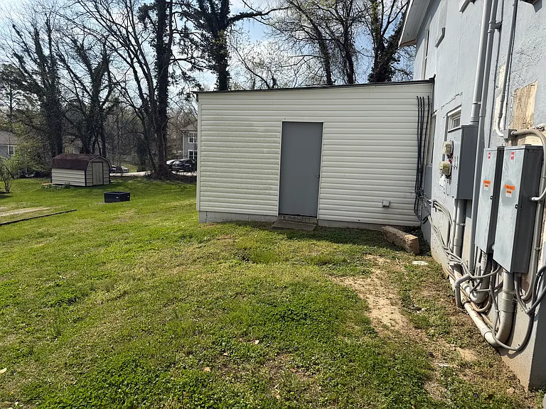 4454 University Dr #B — Photo 12