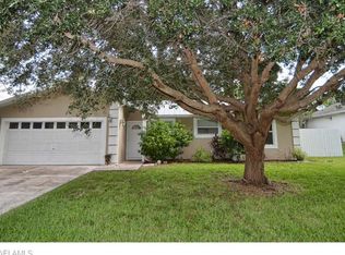 1207 SW 12th Ter, Cape Coral, FL 33991
