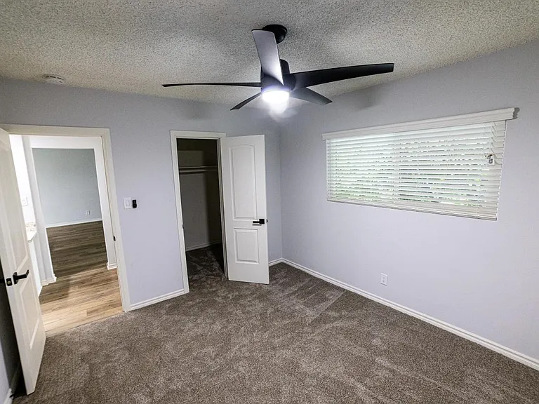 Stratford Apartments — Photo 15