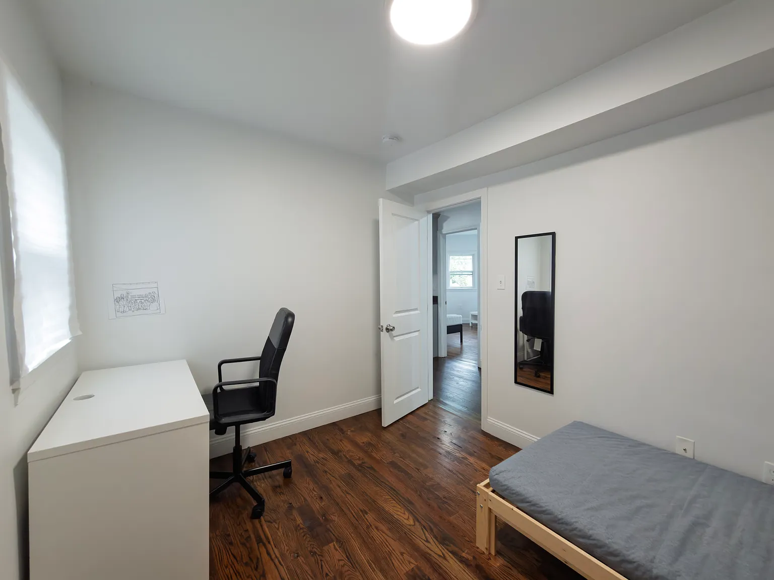 3 bed, 993 sqft, $2,100 — Photo 3