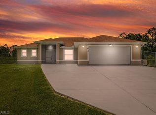 1013 State Ave, Lehigh Acres, FL 33972