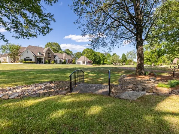 85 Lake Mist Dr, Piperton, TN 38017