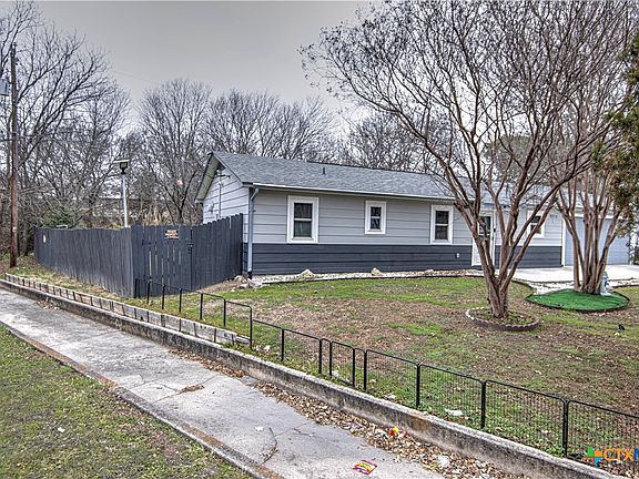 2nd image of 2015 Dickens Dr