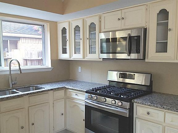 4th image of 17011 Costero Dr