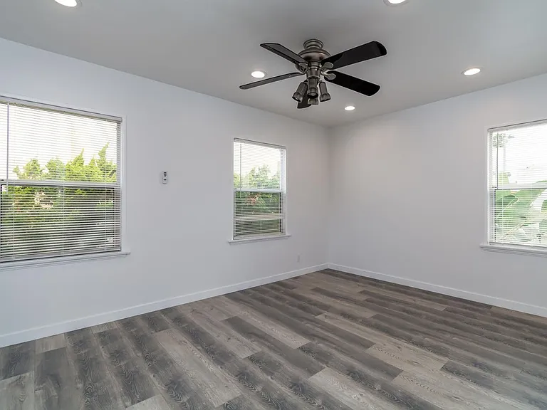 3683 Empire Dr — Photo 11