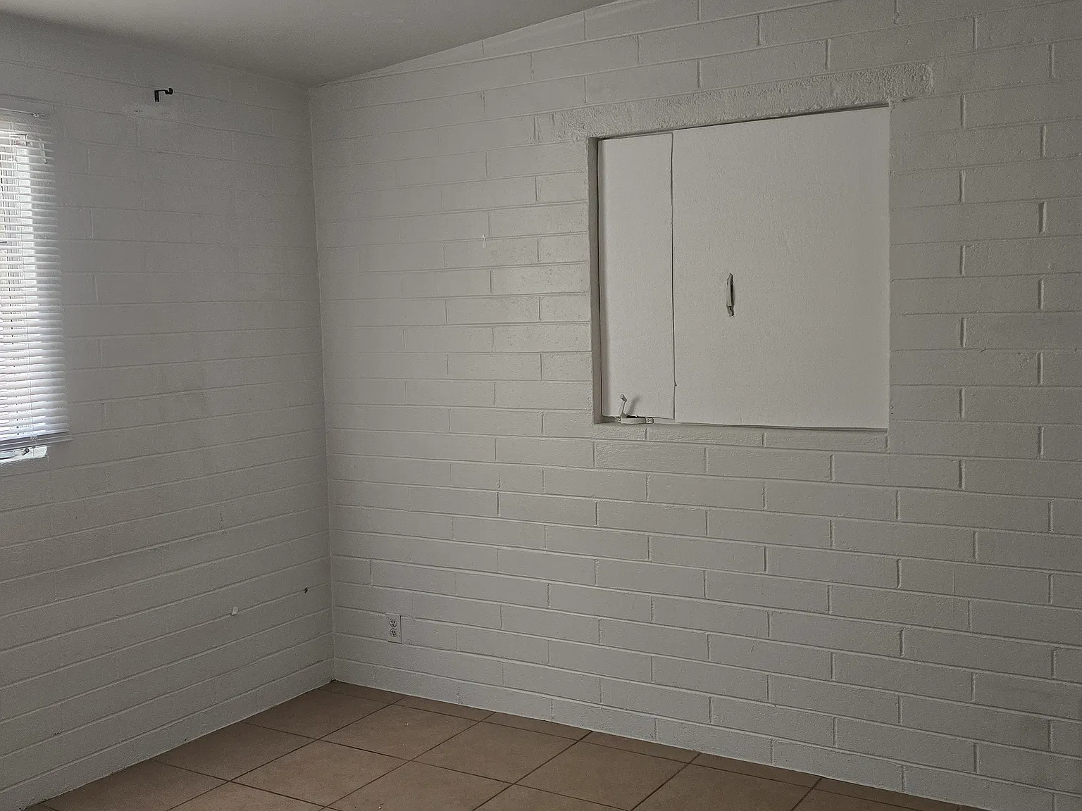 3 bed, 1062 sqft, $1,350 — Photo 4