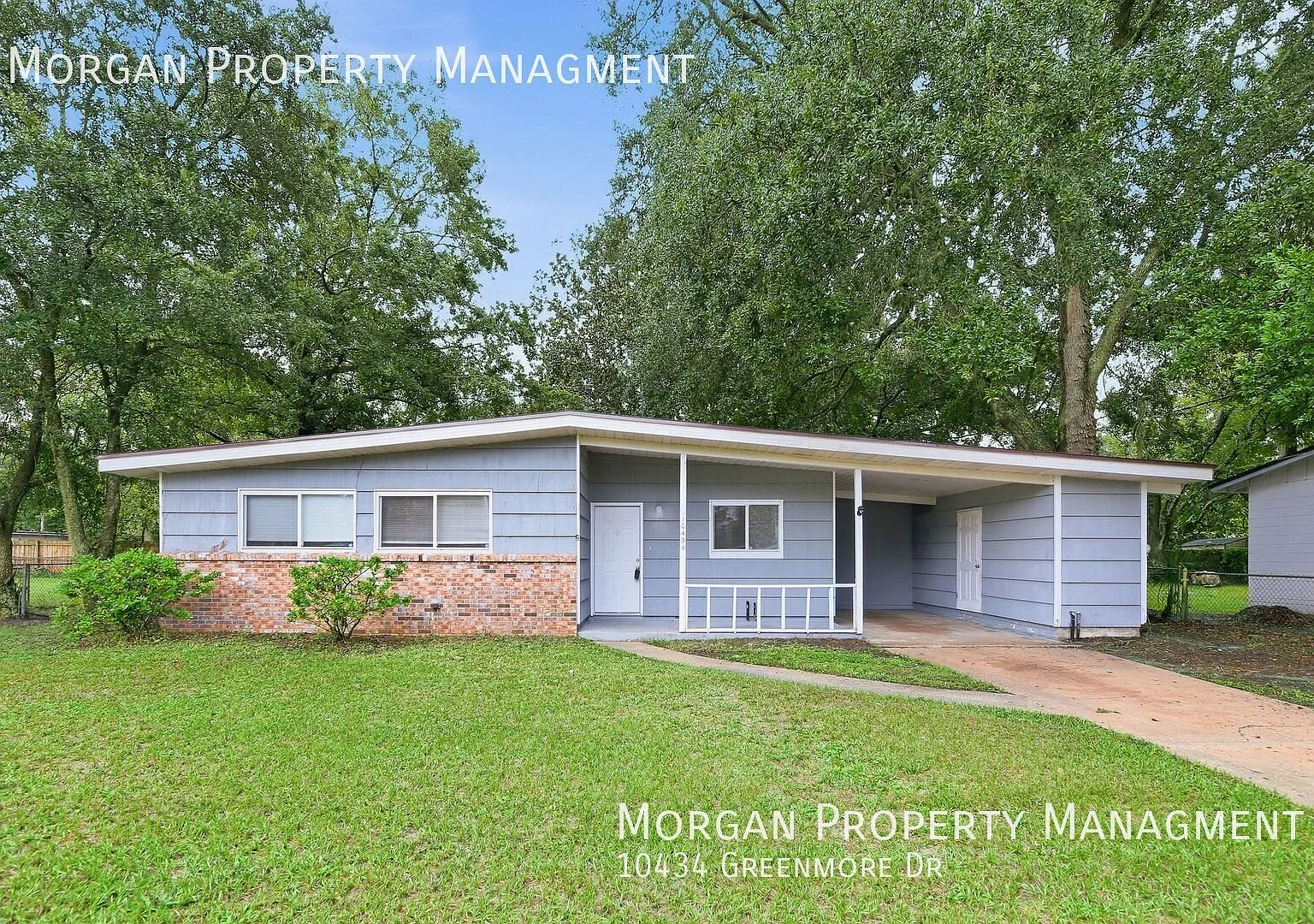 3 BR + Bonus Room with XL Fenced Backyard! — Photo 1
