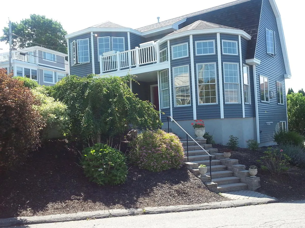 Wonderful Great Neck location - Bayview Rd