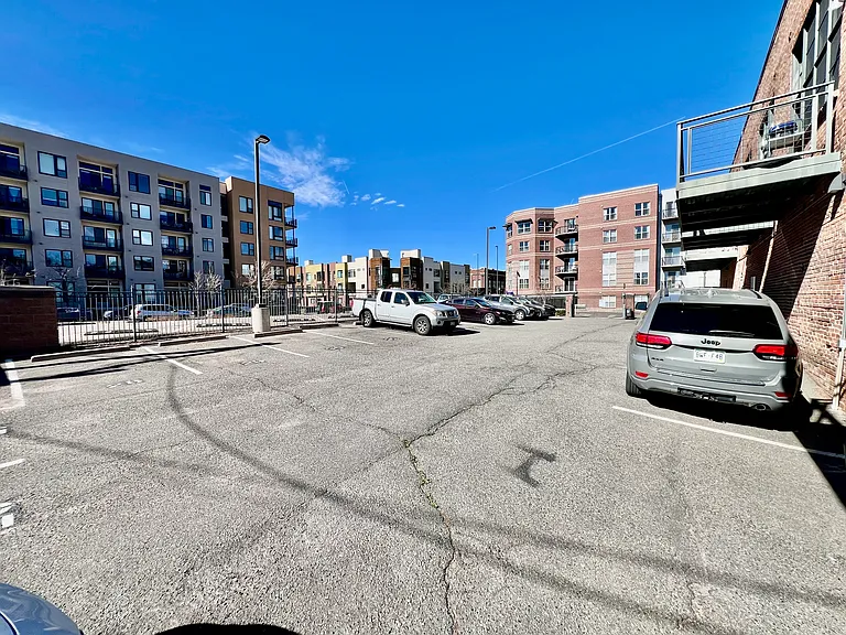 2441 N Broadway #102 — Photo 32