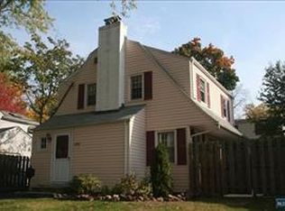 1391 River Rd, Teaneck, NJ 07666