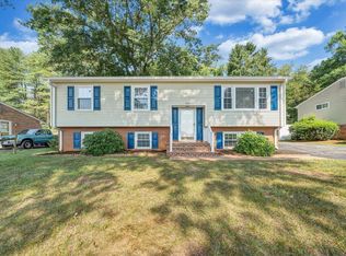 3871 Meadowlark Rd, Roanoke, VA 24018