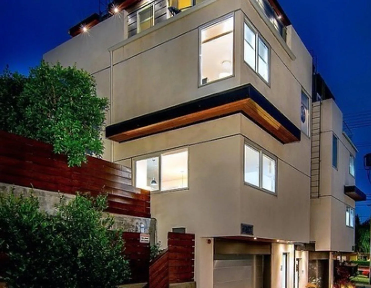 3 bed, 2000 sqft, $6,000 — Photo 1
