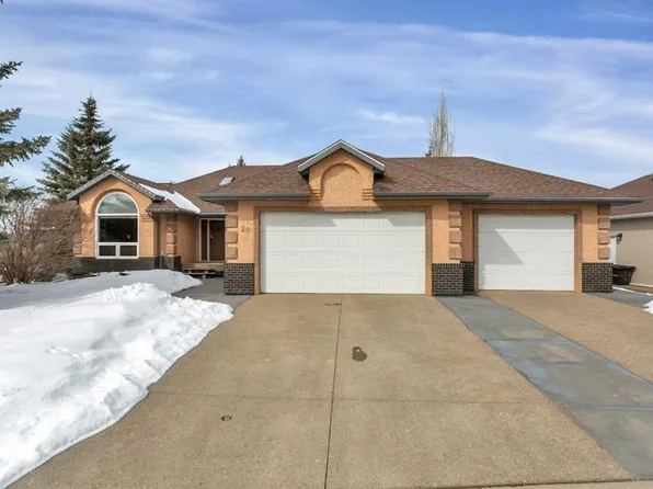 20 E Lakes Close, Lacombe, AB T4L 1S4