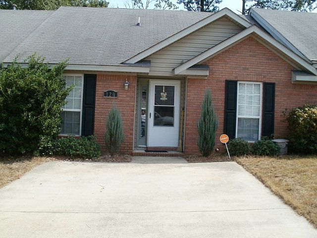 1st image of 120 Harvestwood Dr
