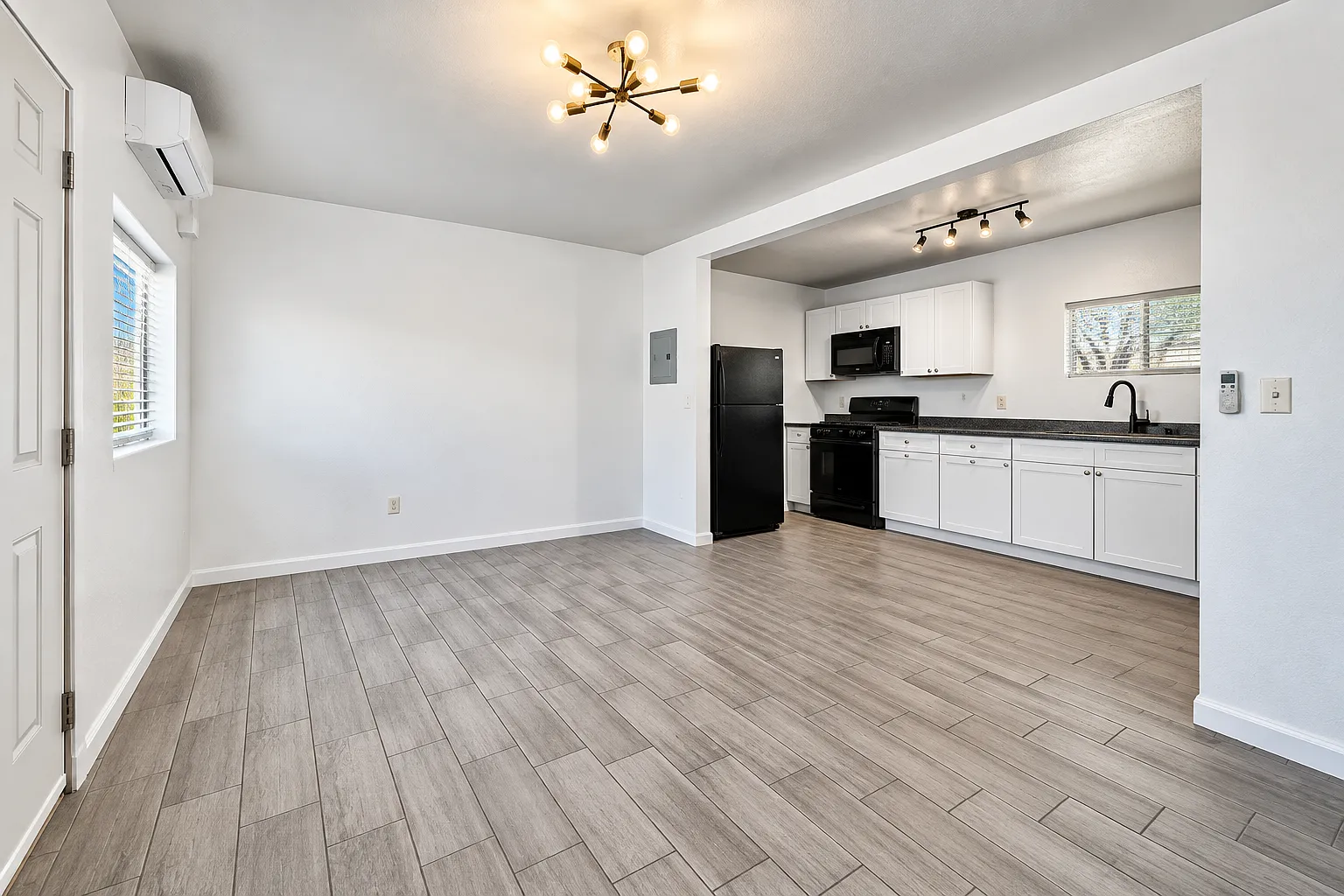 421 E President St — Photo 3
