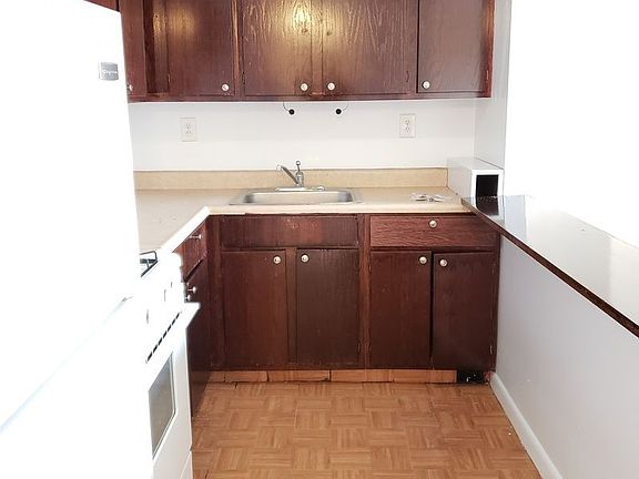 2nd image of 2356 Steinway St APT 3R