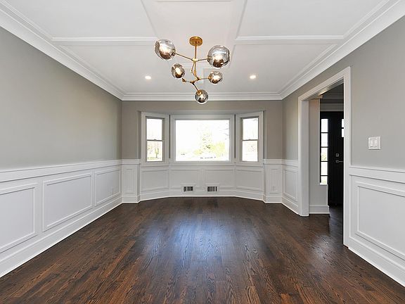 3rd image of 61 Orange Dr