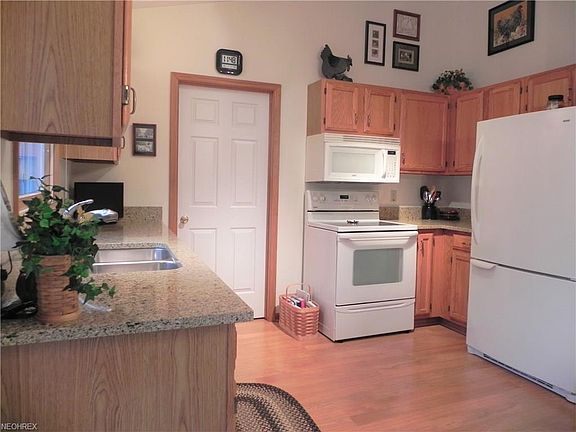 3rd image of 2151 Candlewood Dr