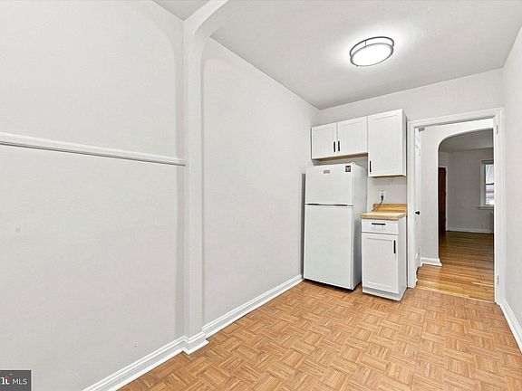 4th image of 828 Fairfax Rd APT A