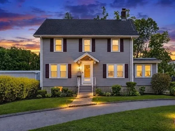 820 Beaver St, Waltham, MA 02452