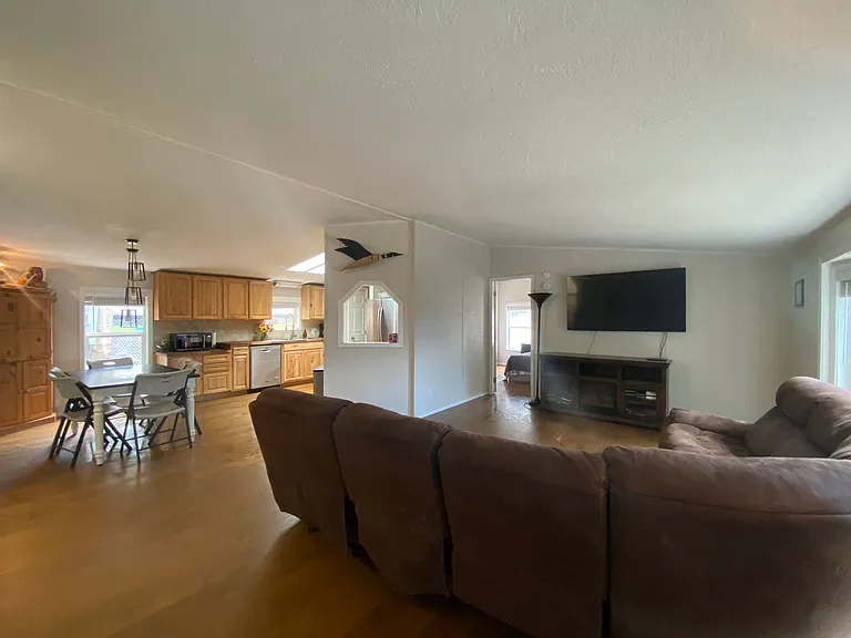 3811 Deer Ln — Photo 4