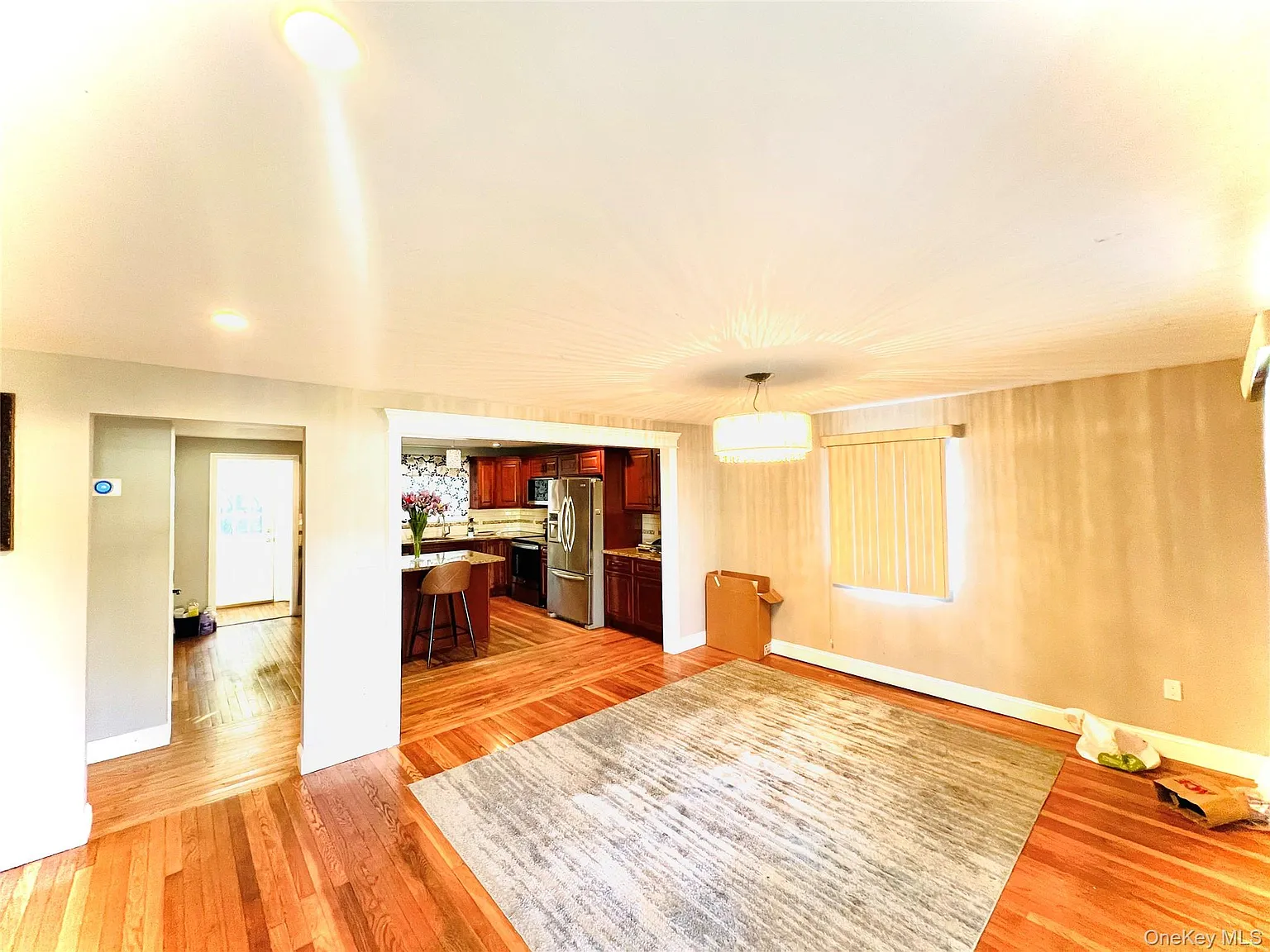 5 bed, 2.0 bath, 2644 sqft, $5,400 — Photo 3