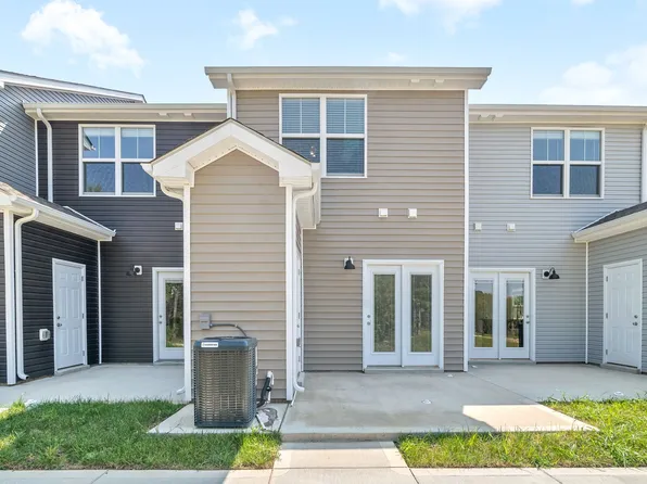 110 Quarry Point Dr, Clarksville, TN 37043