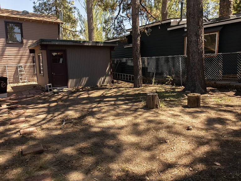 560 Temple Ln — Photo 4