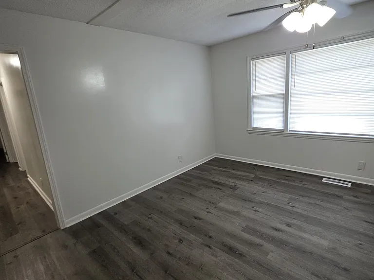 909 Bonny Cir — Photo 11