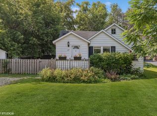 221 Fairfield Dr, Island Lake, IL 60042