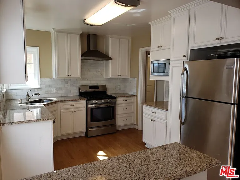 1729 S Carmelina Ave — Photo 11