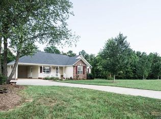 9008 Davis Creek Ct, Dallas, NC 28034