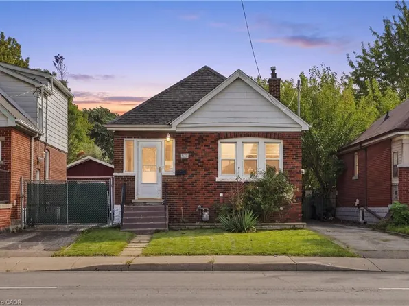 1494 Main St E, Hamilton, ON L8K 1E1