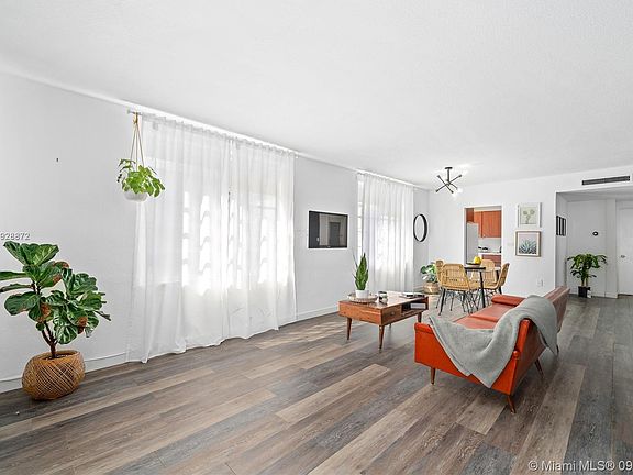 4th image of 1150 Euclid Ave APT 201