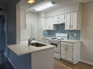 3624 Parkridge Dr #214, Dallas, TX 75234