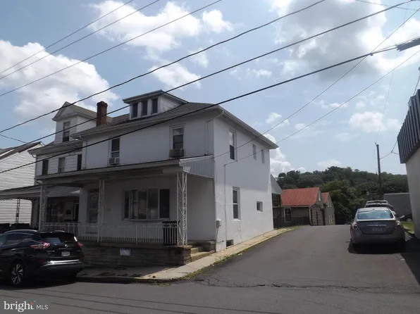 233 S South St, Minersville, PA 17954