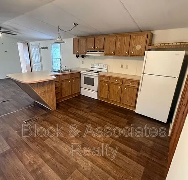 530 Springdale Dr #30 — Photo 2