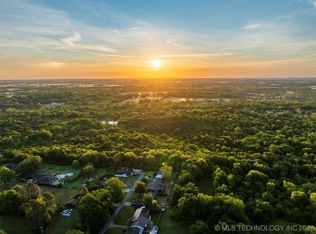 107 E Southbrook Ave, Okmulgee, OK 74447