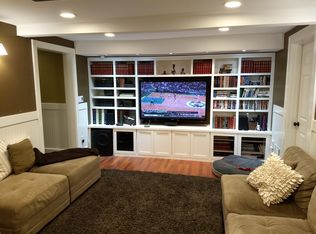 17503 Woodinville Dr, Bothell, WA 98011